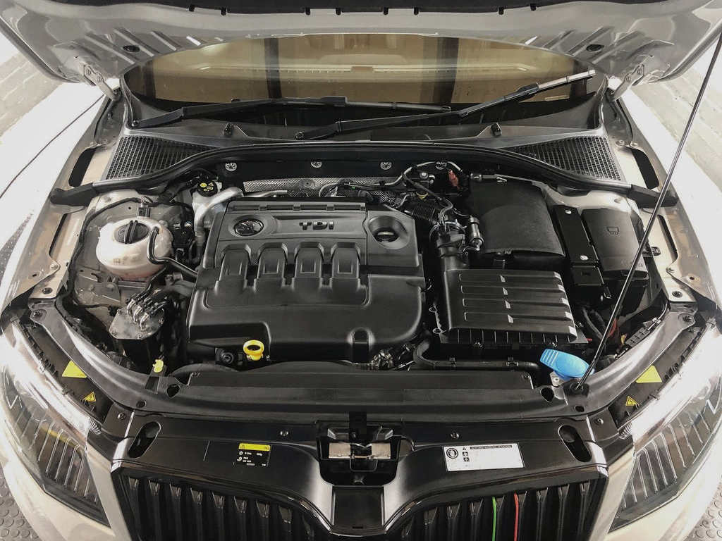 curățare-motor-detaliat-detailing-motor-detailing-auto
